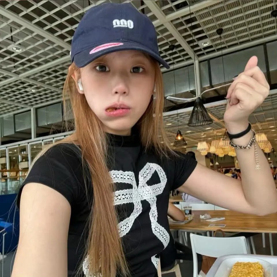 苦恼人的笑